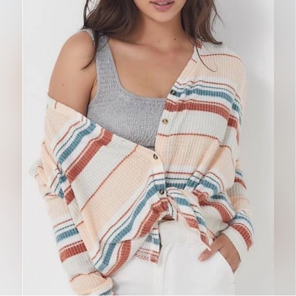 Urban Outfitters / OUT FROM UNDER V-NECK‎ KNIT TOP